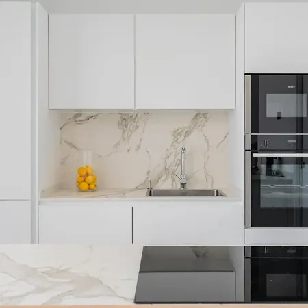 Lejlighed Contemporary 2-bedroom With Views To Africa Estepona